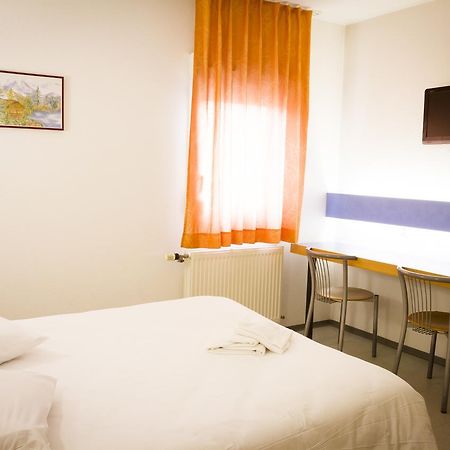 Hotel Vallee Bleue Montalieu-Vercieu Dış mekan fotoğraf